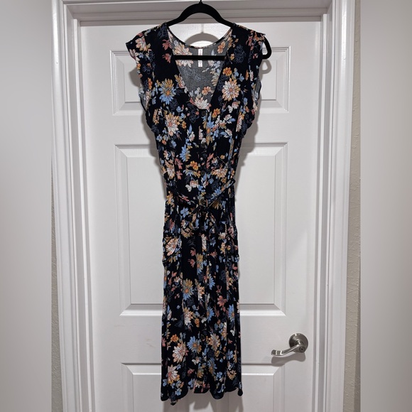 Xhilaration Dresses & Skirts - 0107- Xhilaration XL Black Floral Midi Dress Tie Waist Button Front
